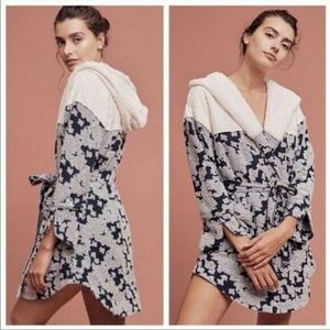 Anthropologie Lilka Sherpa Lined Hooded Navy Robe